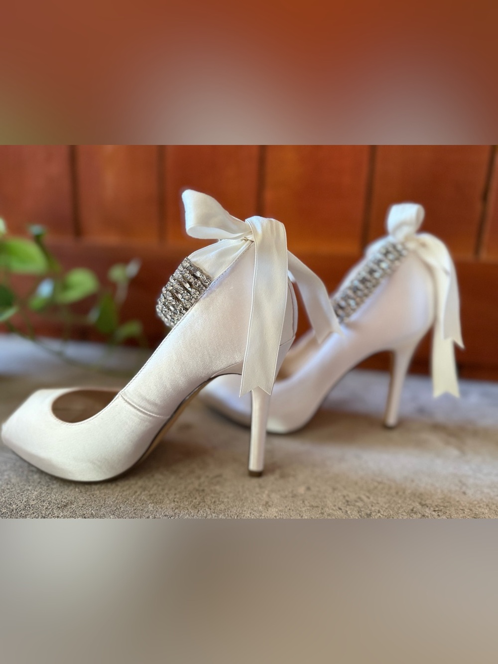 Nina New York Wedding Rhinestone Peep-Toe Heels Pumps Stilettos Size 8 Satin